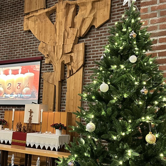 Familiegudstjeneste ved Hilde Tveter. 