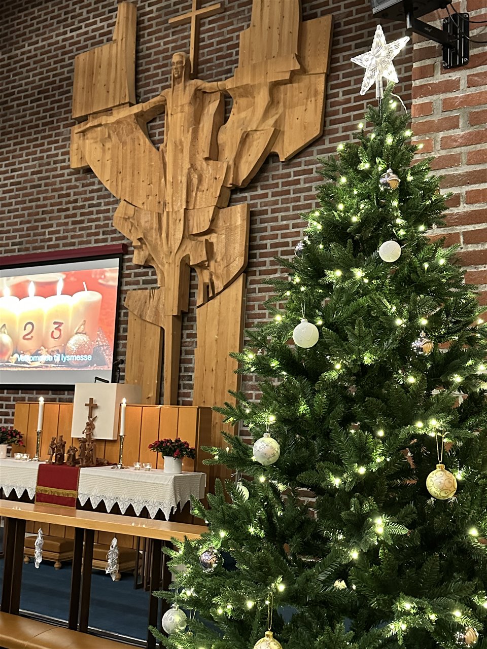 Familiegudstjeneste ved Hilde Tveter. 