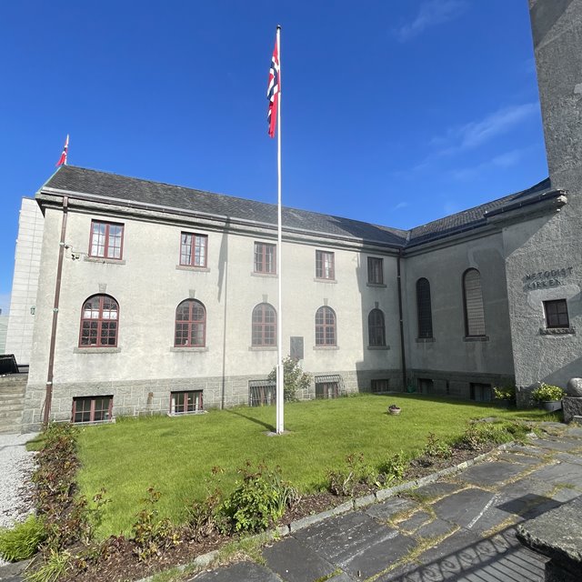 Felles gudstjeneste i Stavanger ved Torgeir Tveter. Innsamling/markering av utdanning i UMC.